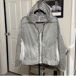 Size 14 
Never worn. Lululemon Find Your Flock Jacket SeaWheeze
2020.